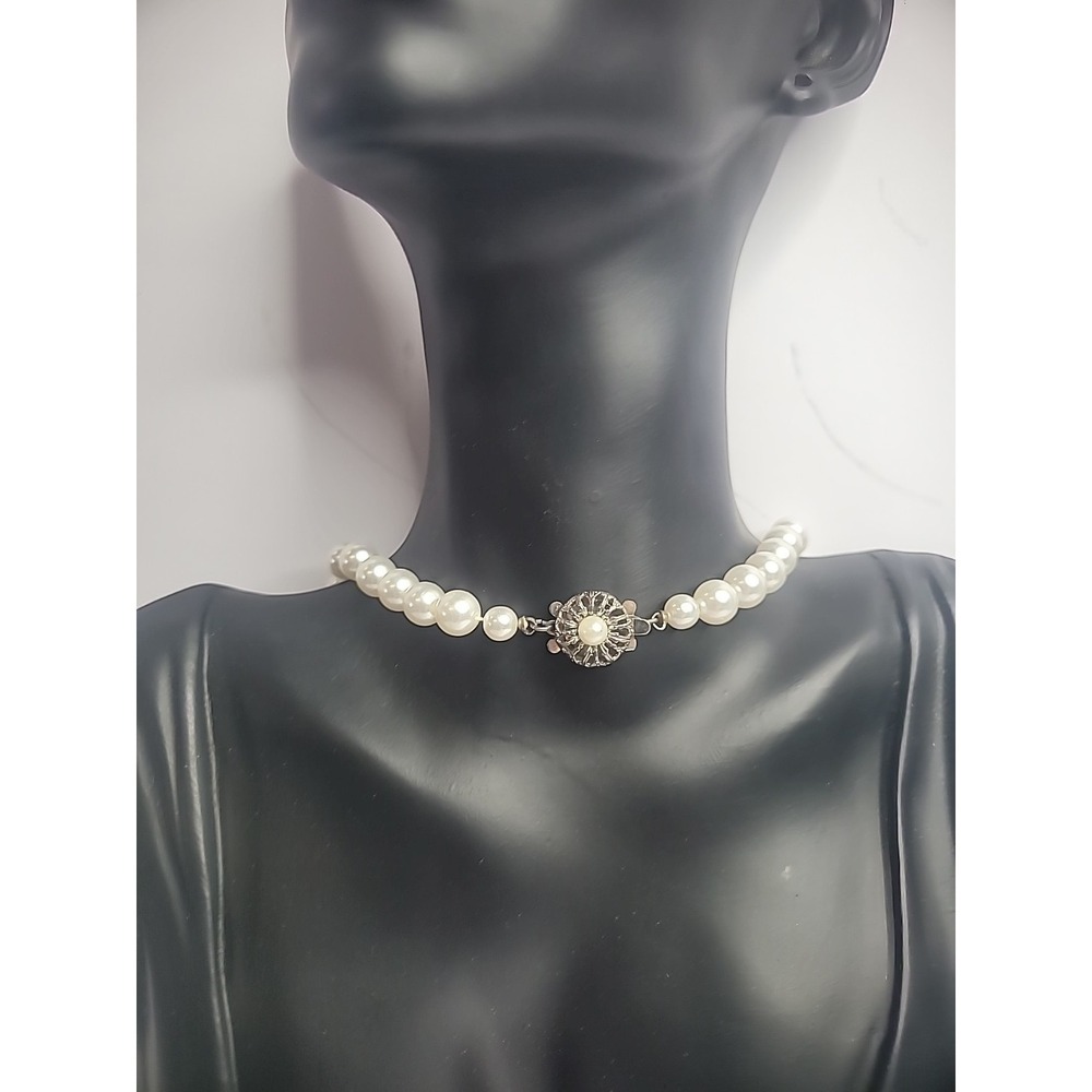 Vintage Sarah Covington White Beaded Silver Tone Clasp Jewelry Costume